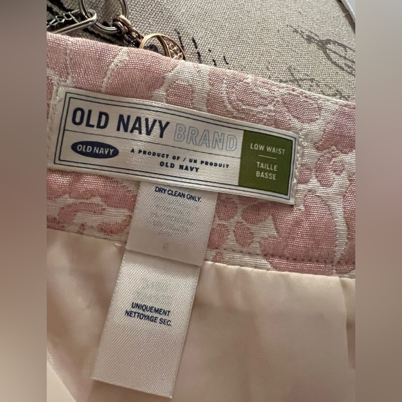 NWT, stunning damask pencil skirt, pink w/ some shimmer - Picture 7 of 12